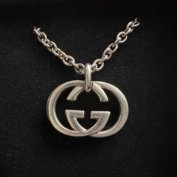 GUCCI Interlocking GG Logo Necklace (18") Sterling Silver - Picture 16 of 16